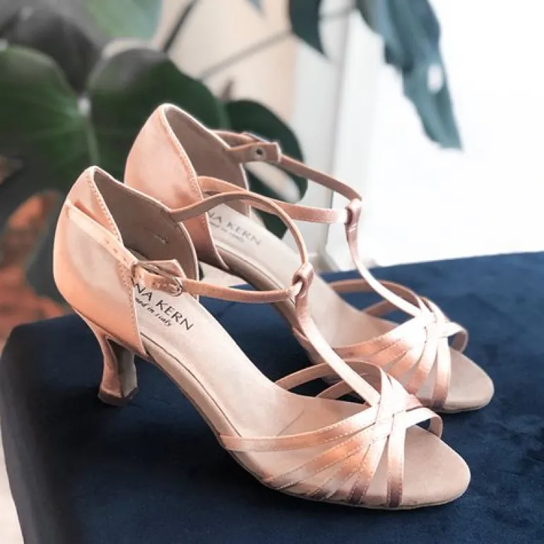 Anna Kern flesh satin dansesko med t- rem