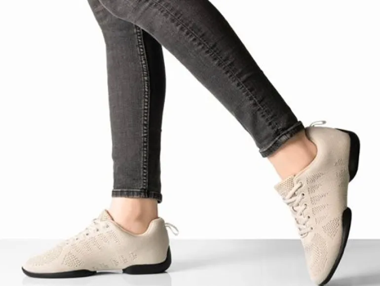 Beige dansesneaker i åndbar strik til damer - Suny