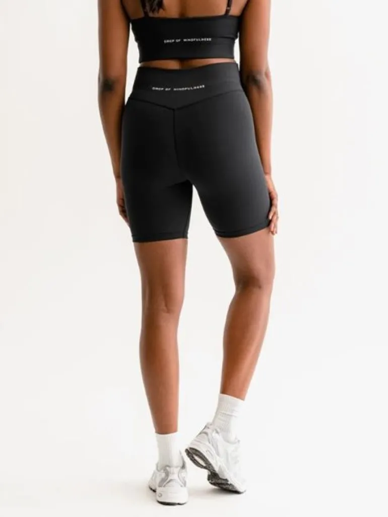 Drop of Mindfulness Lola shorts i mat sort