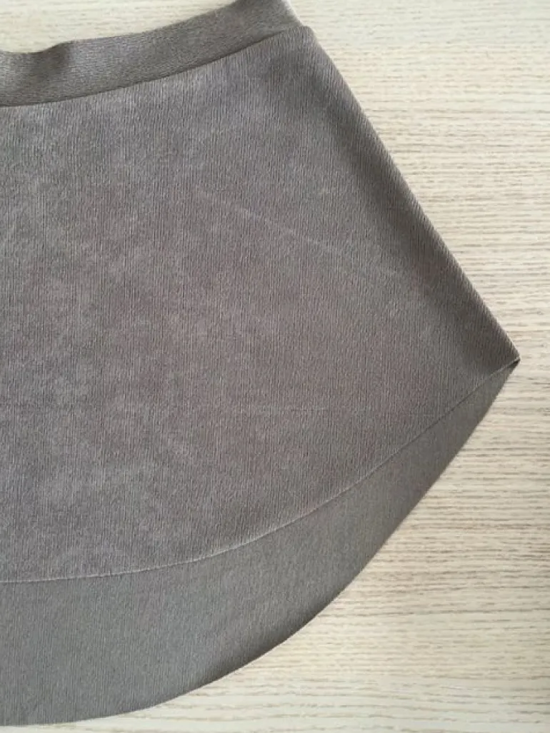 Kaffefarvet pull on skørt fra Bullet Pointe
